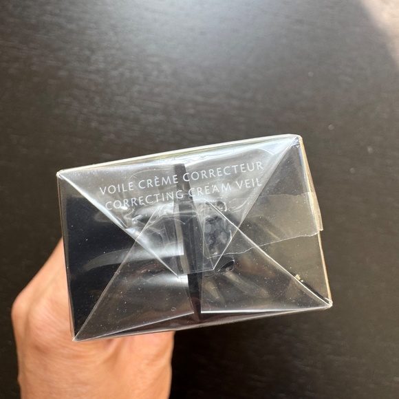 Brand new Cle de Peau correcting cream/primer - Picture 4 of 5